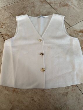 Abercrombie & Fitch Cream V-Neck Sleeveless Knit Top